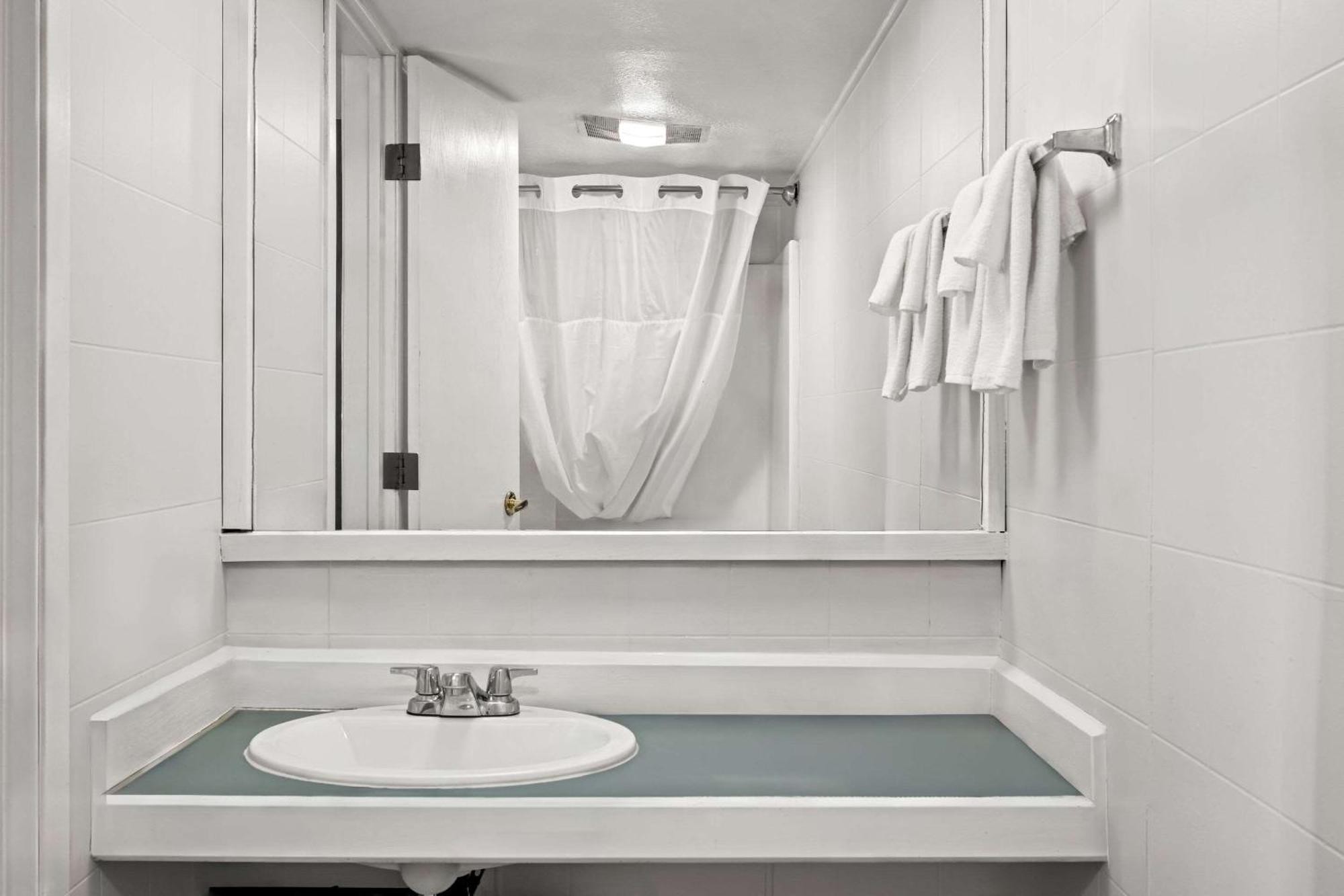 Rodeway Inn Billings Logan Intl Airport Near St Vincent Hospital Экстерьер фото