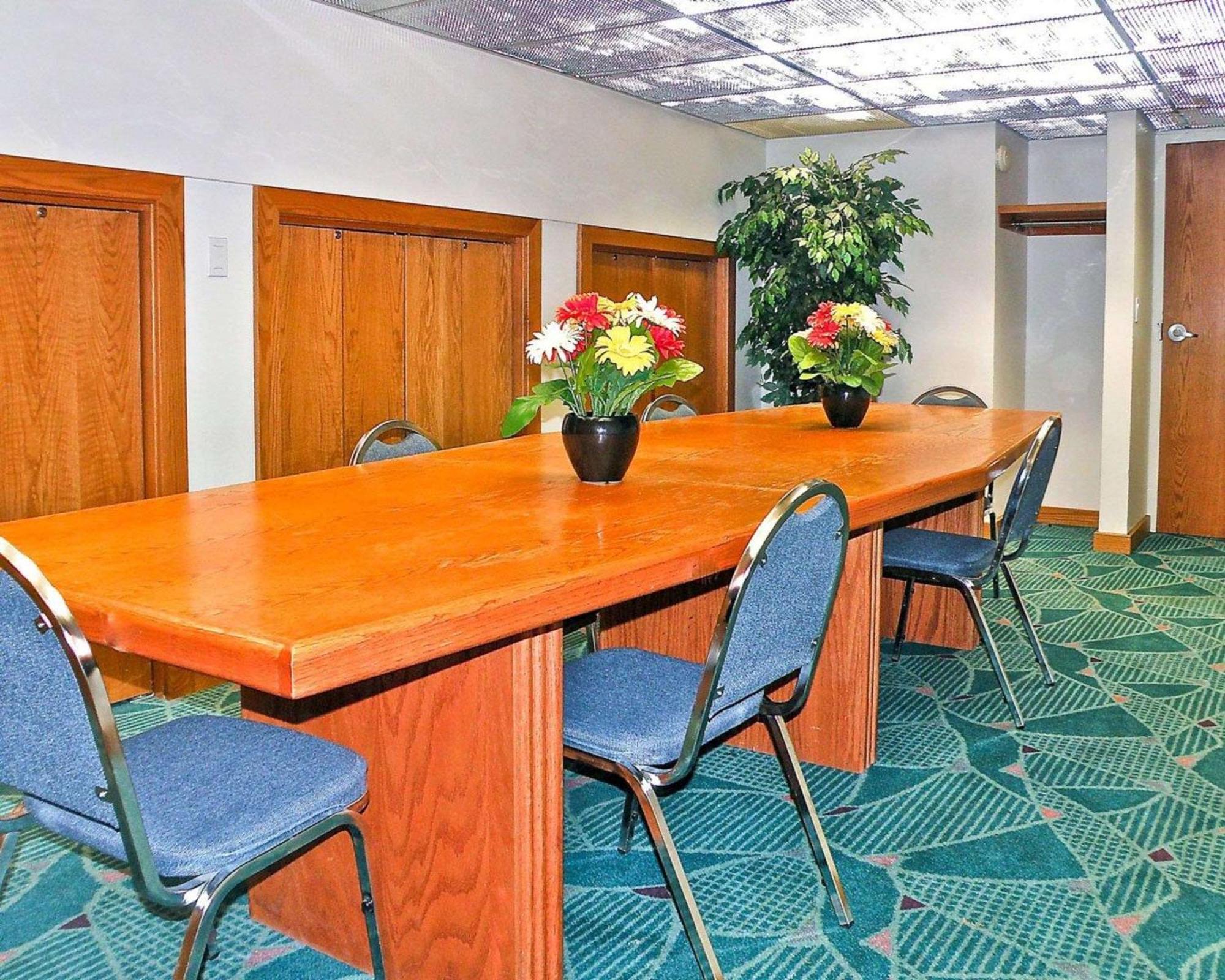 Rodeway Inn Billings Logan Intl Airport Near St Vincent Hospital Экстерьер фото