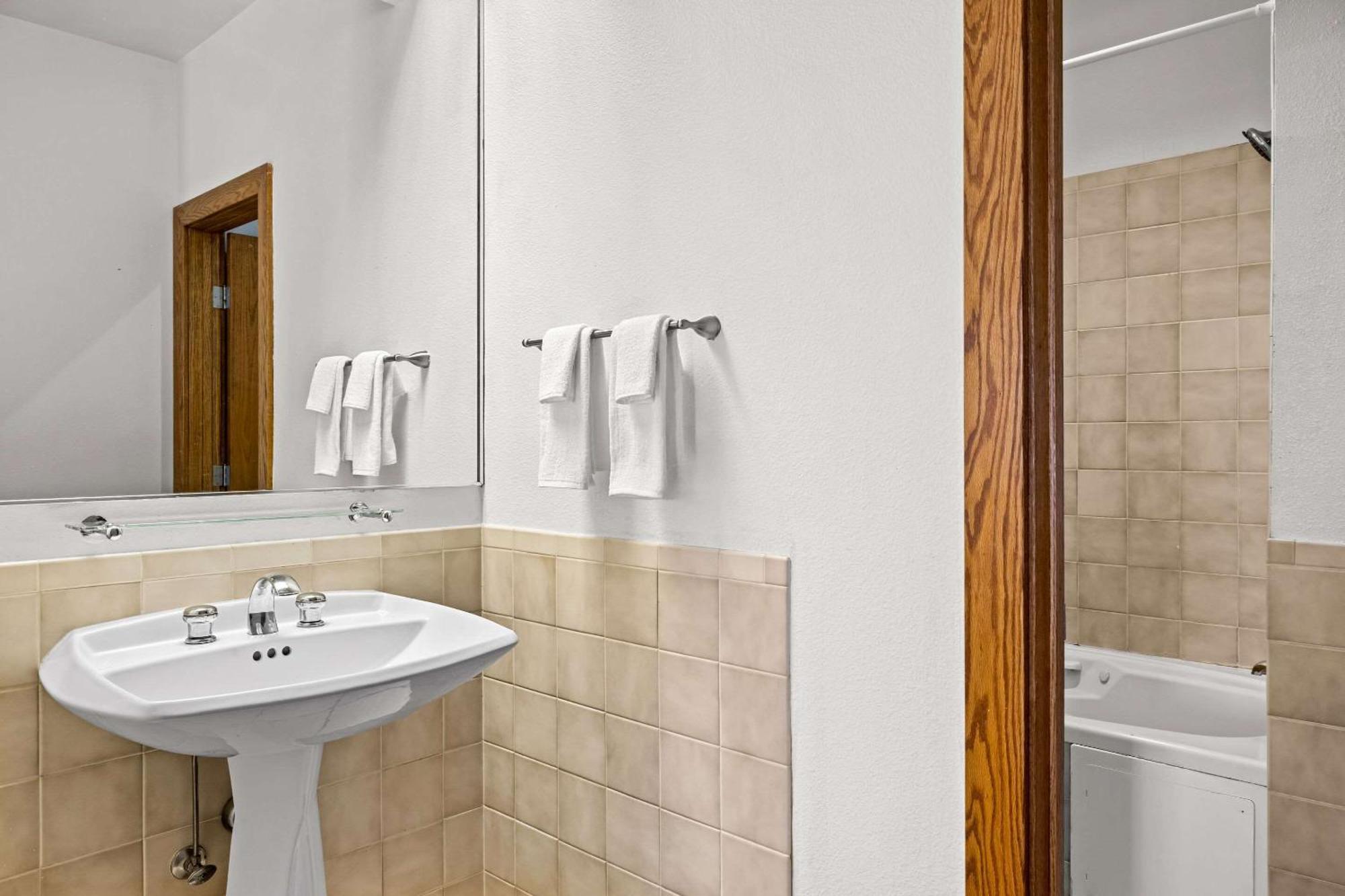 Rodeway Inn Billings Logan Intl Airport Near St Vincent Hospital Экстерьер фото